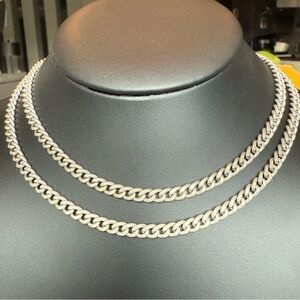 WHBM White House Black Market 4MM Curb Chain Necklace 32-36” Silver Tone